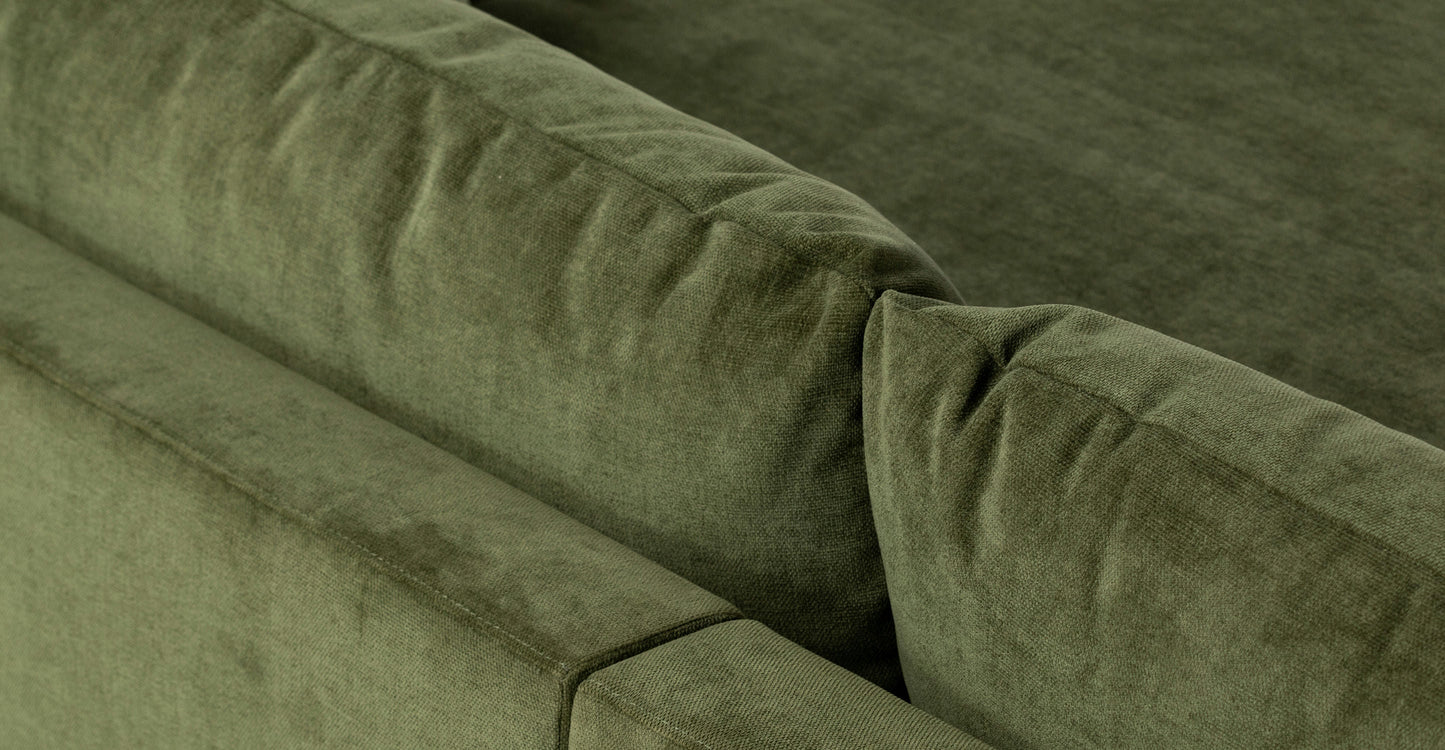 Lucerne Right-Facing Sectional with Extra-Wide Chaise